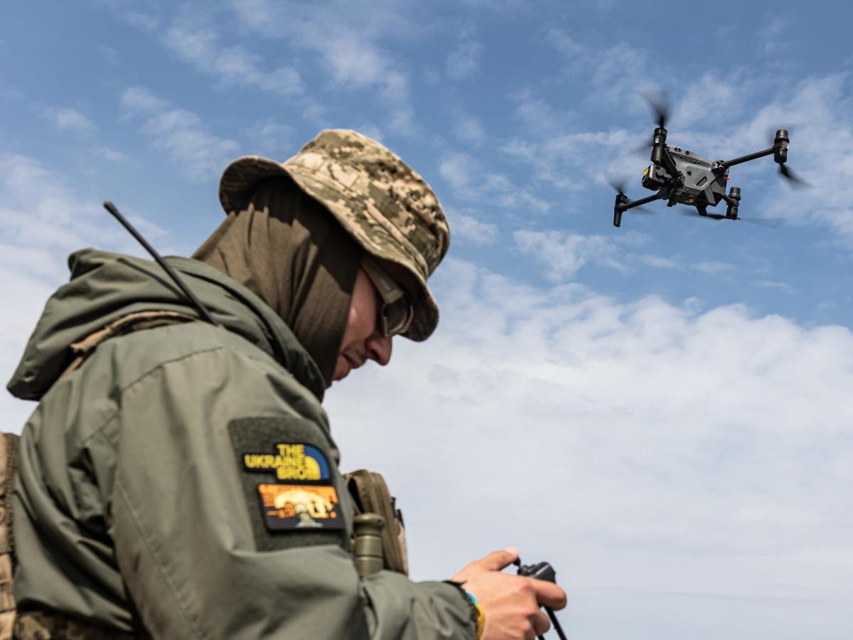 A Ukrainian drone commander said Russian troops