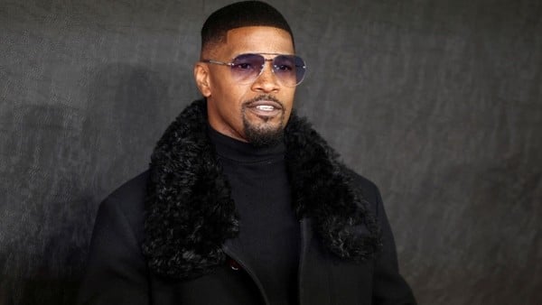 Actor Jamie Foxx remains hospitalized while