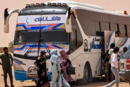 Aid groups raise alarm as Sudan fights