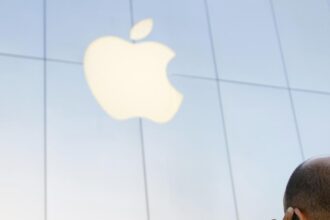 Apple drops lawsuit against former exec who