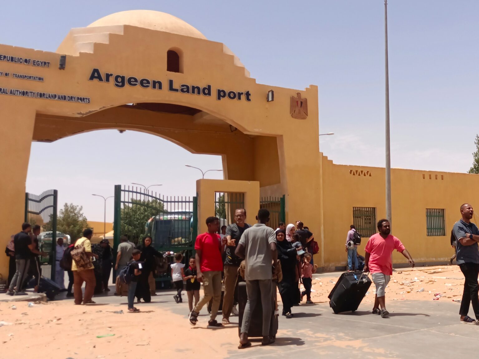 Ceasefires fail, but tens of thousands flee Sudan