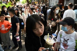 China’s travel rush during the Labor Day holiday