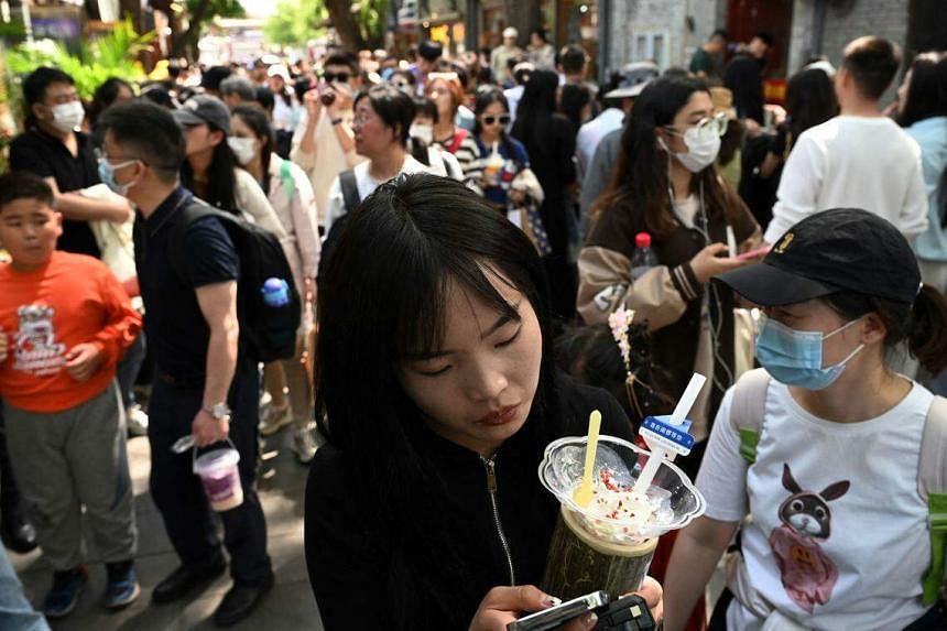 China’s travel rush during the Labor Day holiday