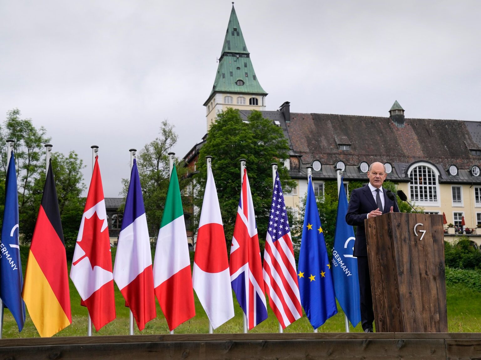 G7 countries consider almost total export ban