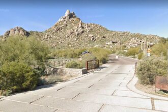 Hiker in Arizona hears woman calling for help, finds