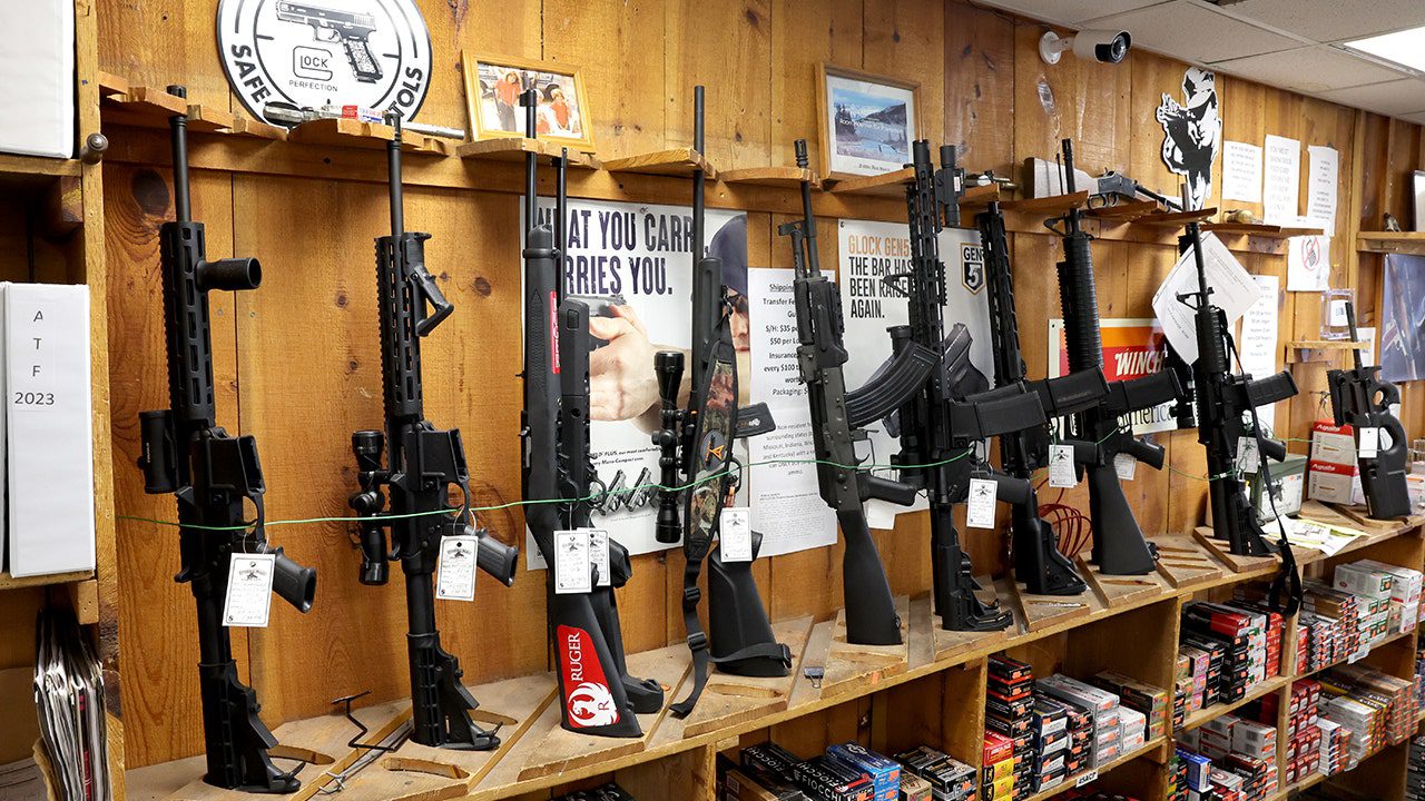 Illinois assault weapons ban still in effect