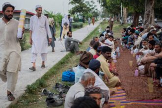 In Pakistan, the economic crisis dampens Ramadan