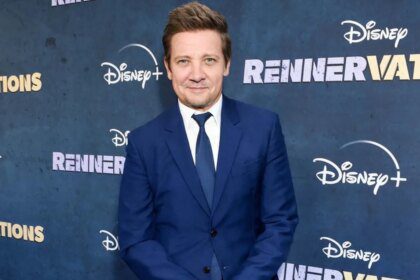 Jeremy Renner visits the hospital workers who