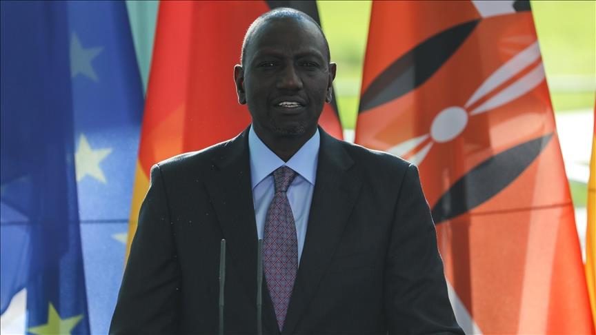 Kenyan president offers to host mediation