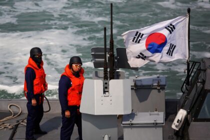 S Korea fires warning shots at North Korean boat