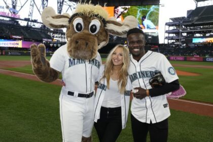 Season 4’s Chelsea, Kwame Throws Out Pitch After
