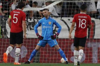 Sevilla 3-0 Manchester United (Agg: 5-2):