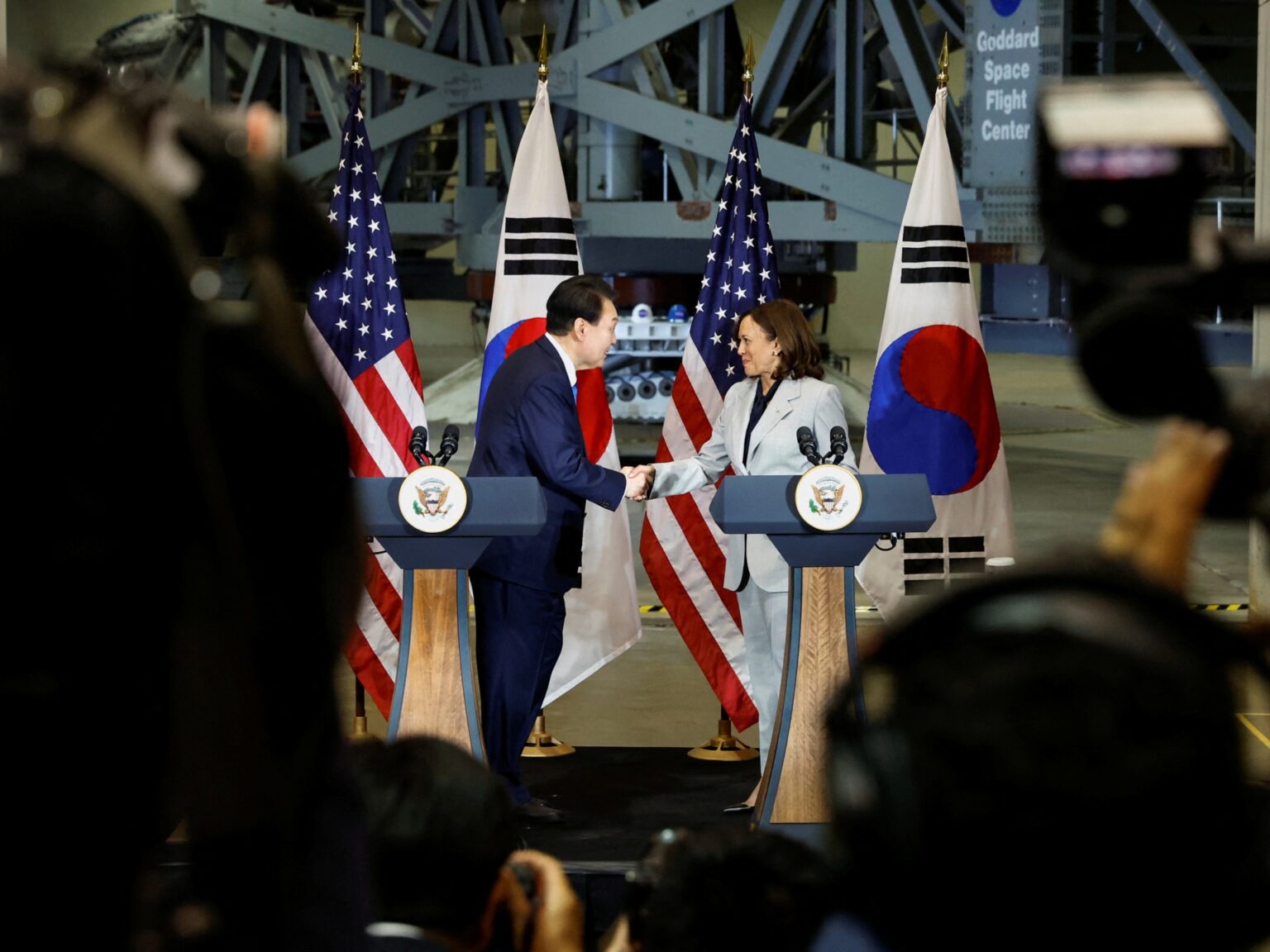 South Korean president opens US tour with NASA