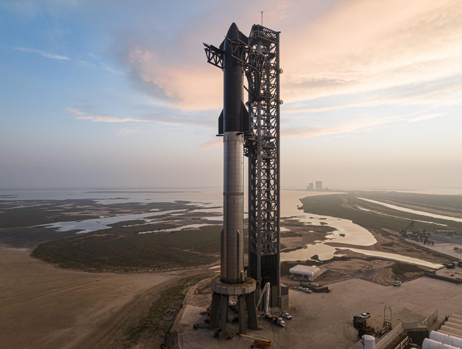 Space X postpones launch of Starship (what