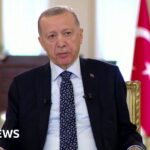 The Turkish Erdogan gets sick on TV and cancels