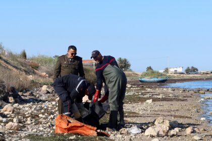 Tunisia collects the bodies of 41 drowned refugees