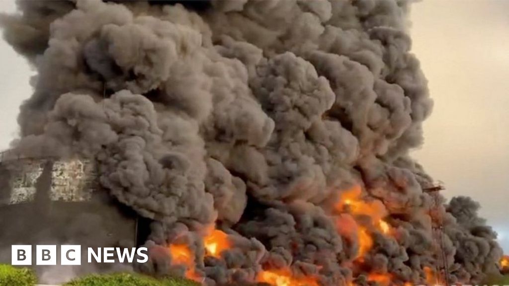 Ukraine war: Crimean oil tank set on fire by