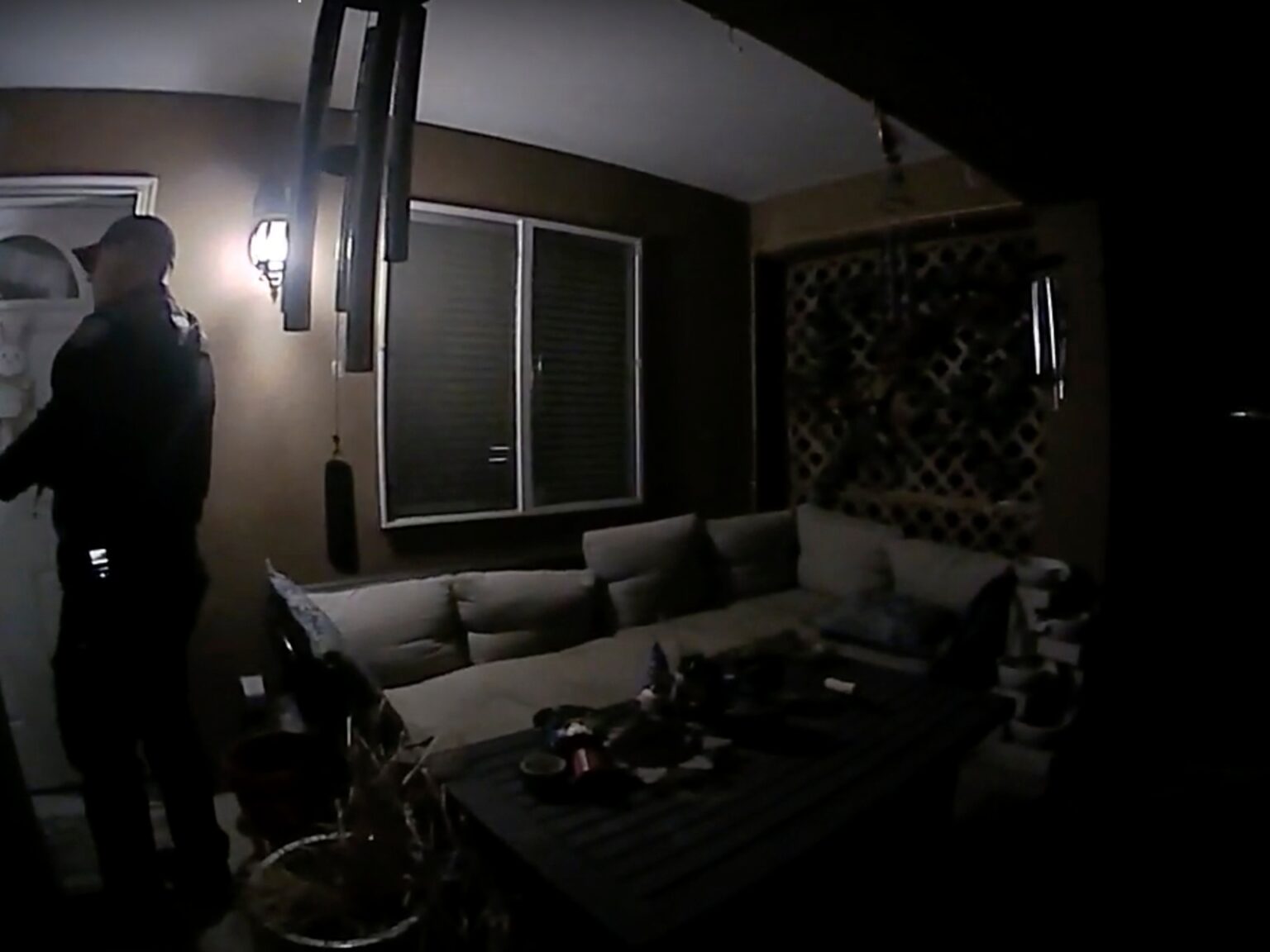 Video shows US police earlier at wrong house