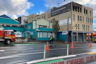 At least six people have died in a fire at a hostel in New Zealand