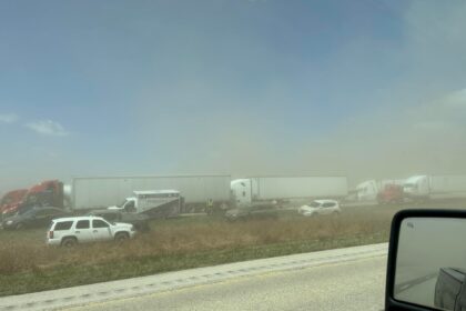 Blinding US dust storm leads to deadly collisions