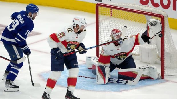 Bobrovsky stars as Panthers survive the blown lead