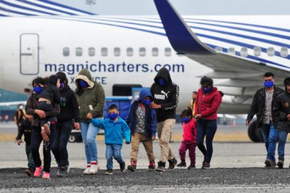 Colombia resumes repatriation flights