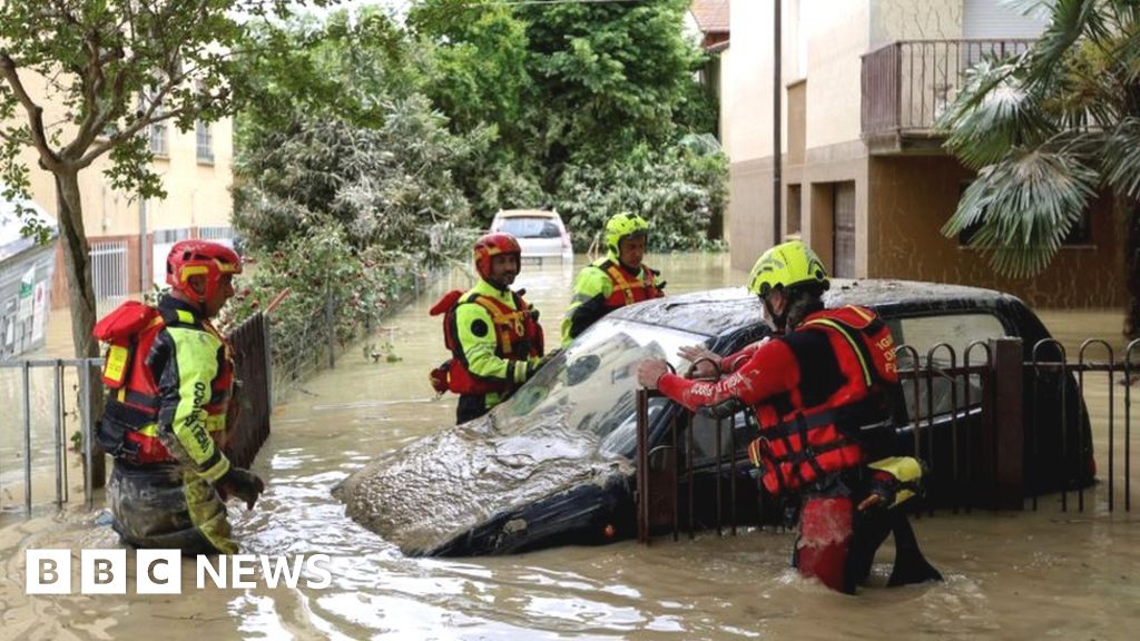Floods in Italy kill 13 and displace 13,000 people