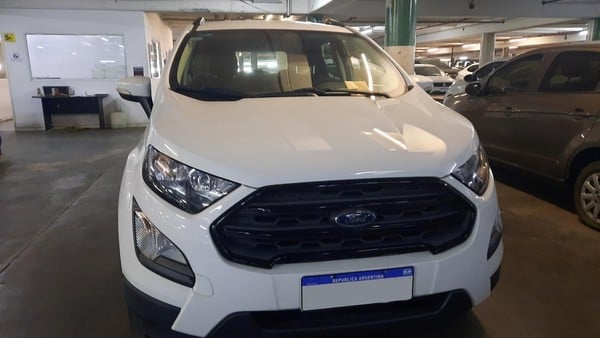 Ford, Chevrolet and YPF auction off their fleets of
