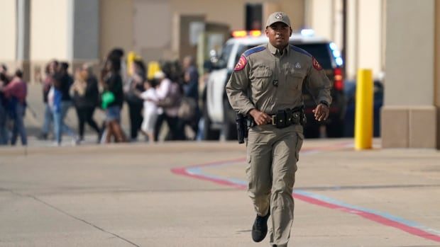 Gunman kills several people at Texas mall