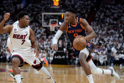 Jimmy Butler returns from injury and heat wave