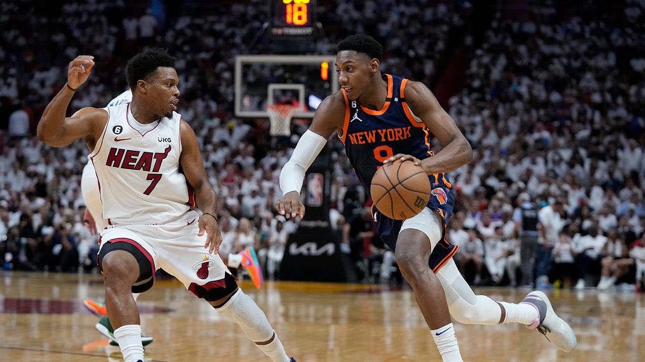 Jimmy Butler returns from injury and heat wave