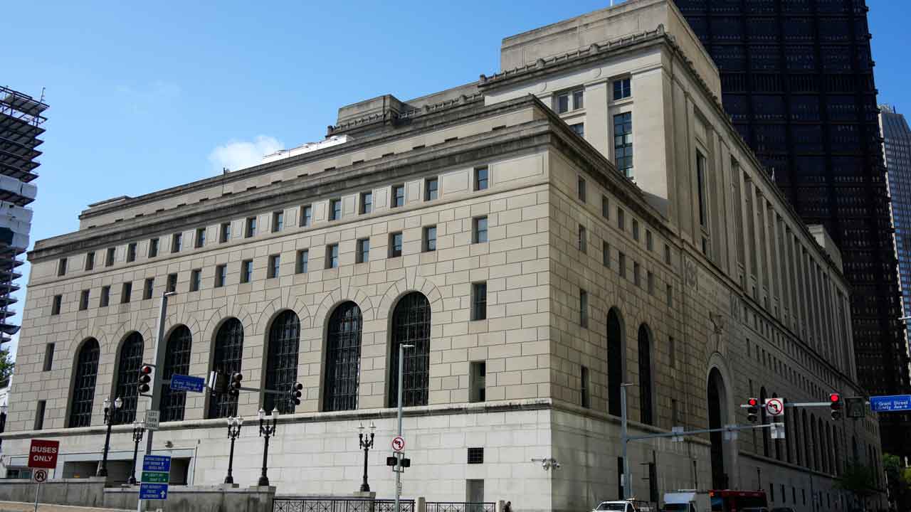 Jury selection ends trial for Pittsburgh