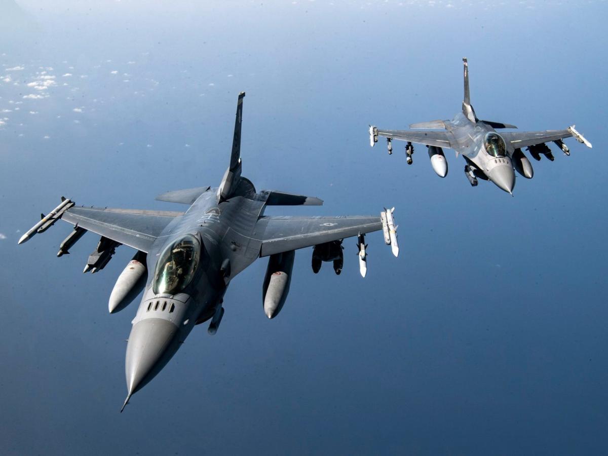 Kiev demands F-16s and 2 Ukrainian pilots