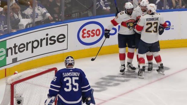 Maple Leafs squander a two-goal lead in midframe