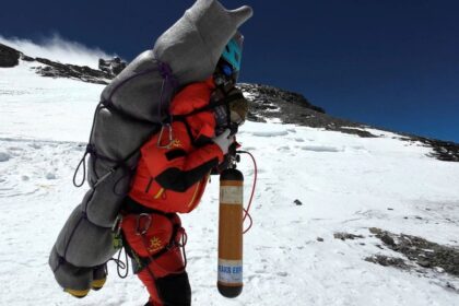 Nepalese Sherpa saves Malaysian climber on rare occasion