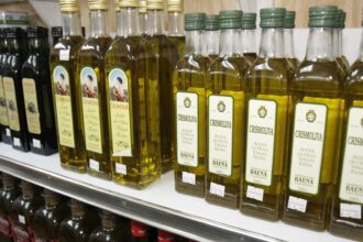 Olive oil prices reached record highs due to poor results