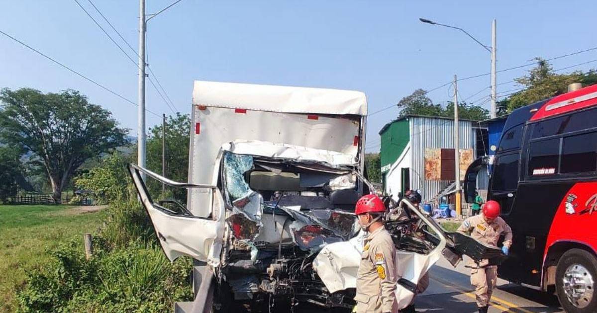 One dead, two injured in truck crash