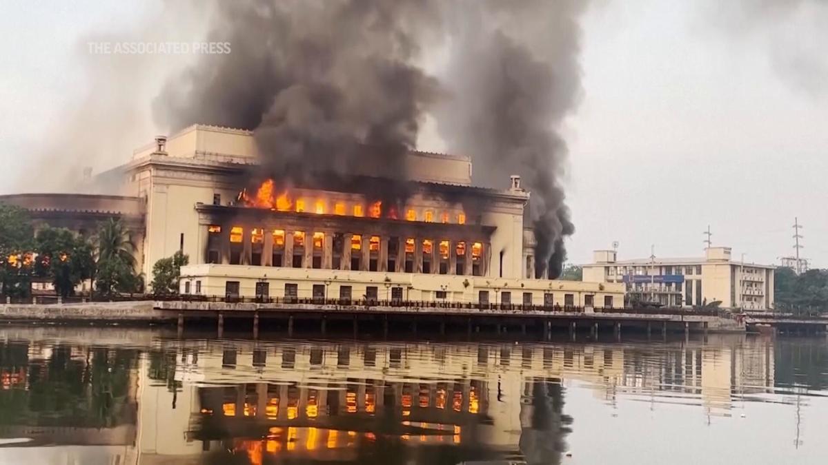 Philippine fire destroys historic post office