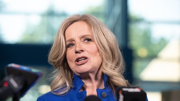 Rachel Notley may be luring voters to NDP