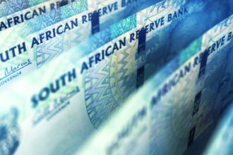 Rand remains weak as markets wait for direction