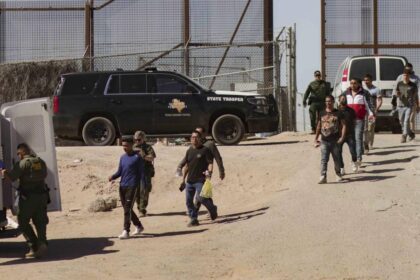 The United States detains thousands of migrants