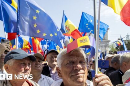 Thousands mass for pro-EU demonstration in Moldova