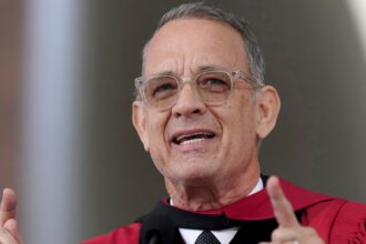 Tom Hanks gives Harvard speech,