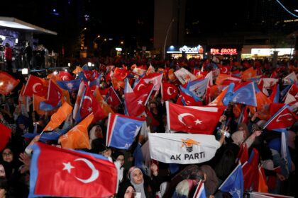 Turkish parties argue over crucial vote count