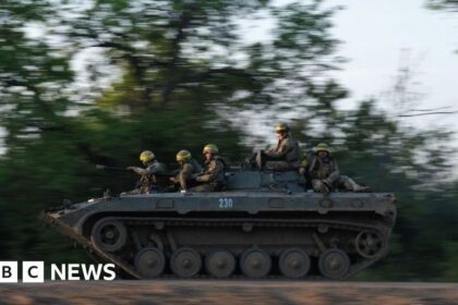 War in Ukraine: Wagner chief promises to hand over Bakhmut