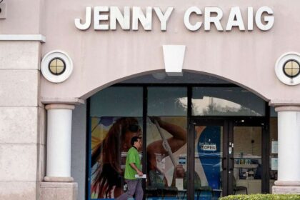 Weight loss company Jenny Craig warns employees