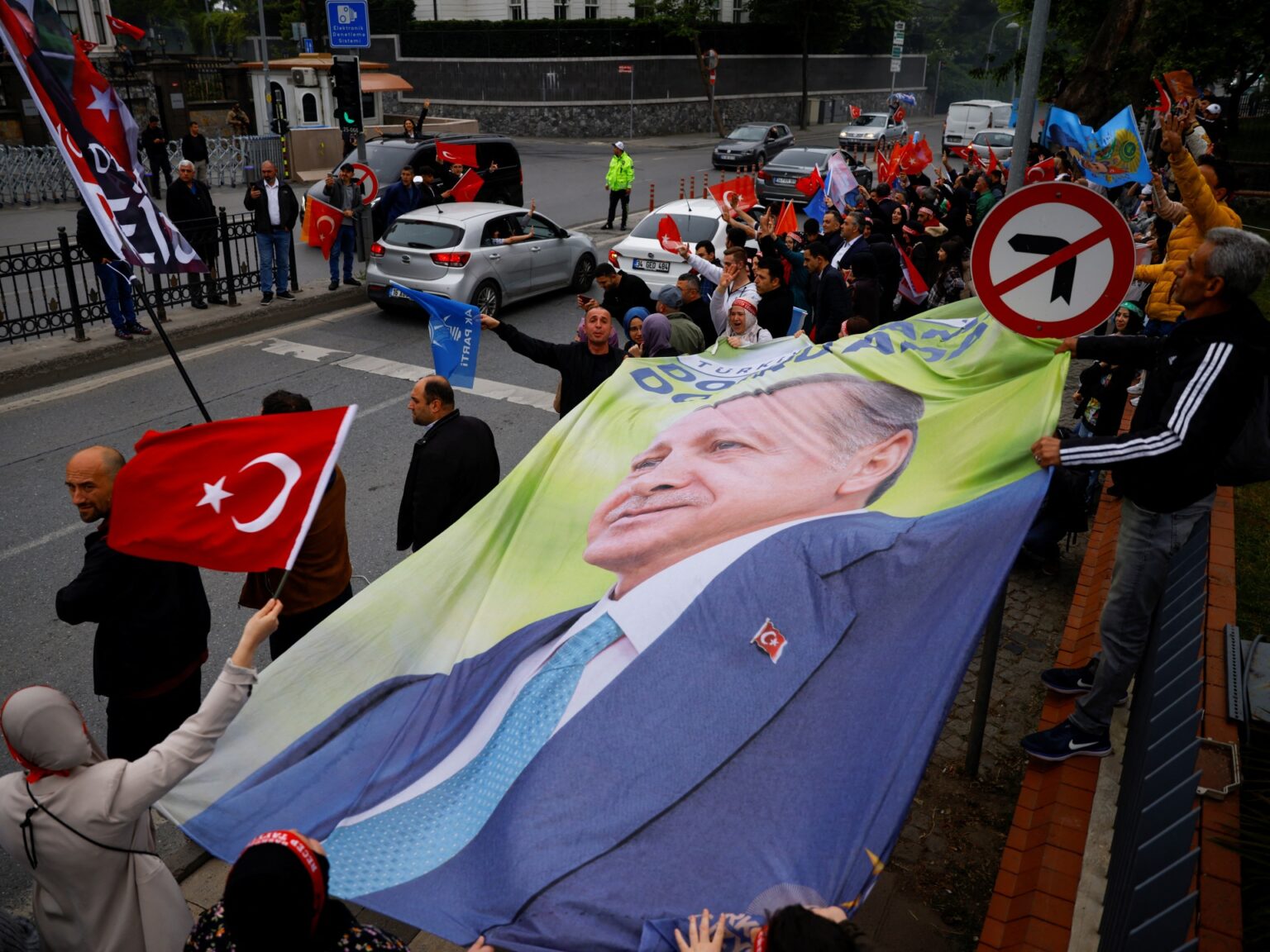 What are the problems after the election victory in Turkey