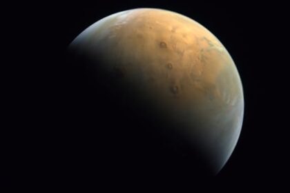 European satellite sends back its first live stream from Mars