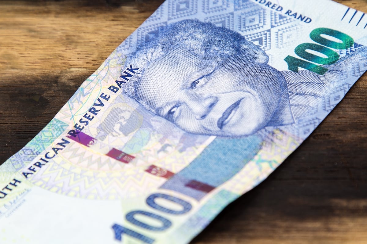Rand flirts with R20 to the dollar as the pressure mounts