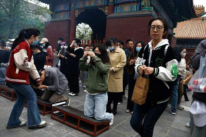 Temple, lottery stocks soar in China like desperate youth